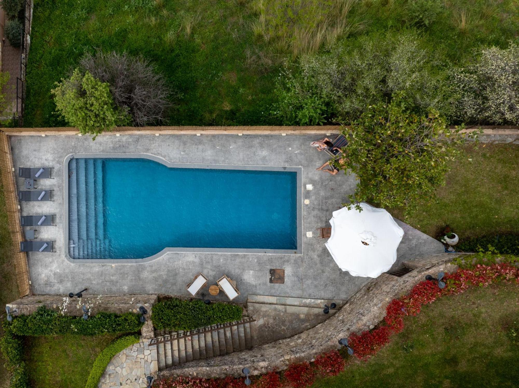 Traditional Luxury Villa Armonia Aigio Exteriör bild